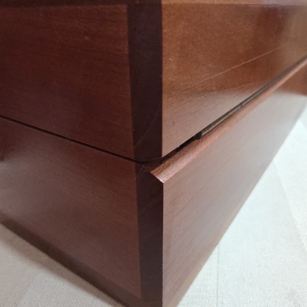 CRISTAL ROSE LOUIS ROEDERER RARE HANDMAID CHAMPAGNE BOX REIMS FRANCE Ex Cond - Picture 7 of 15